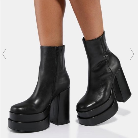 Steve Madden Cobra Boots 